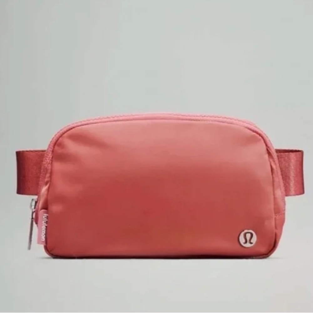 Lululemon Everywhere Belt Bag BRIER ROSE